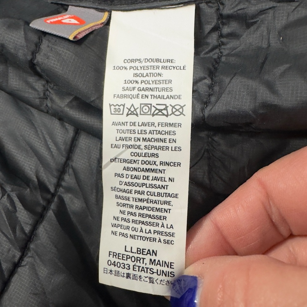L.L. Bean Women's Black Quilted Lightweight Insulated Vest - Picture 10 of 10
